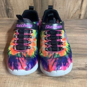 Gently used girls Skechers sneakers.